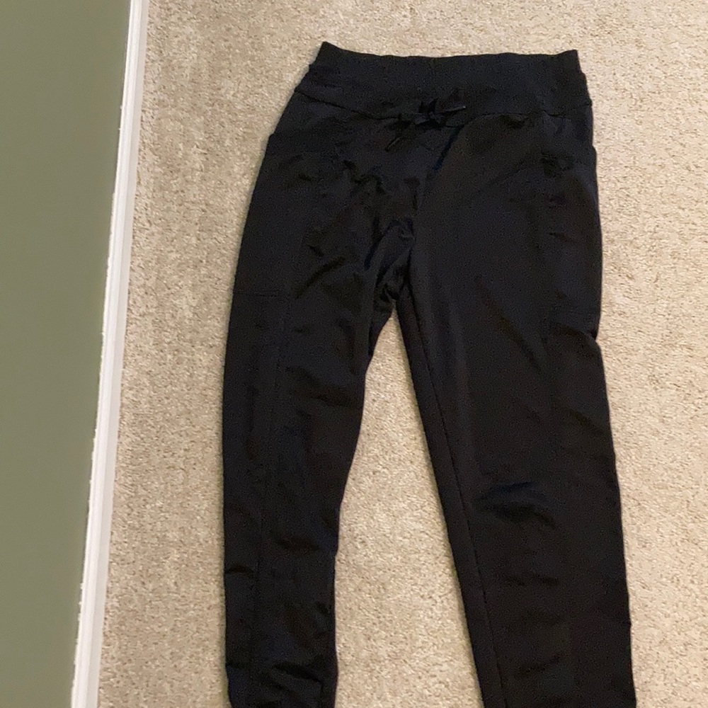 32 degrees size small black jogger.